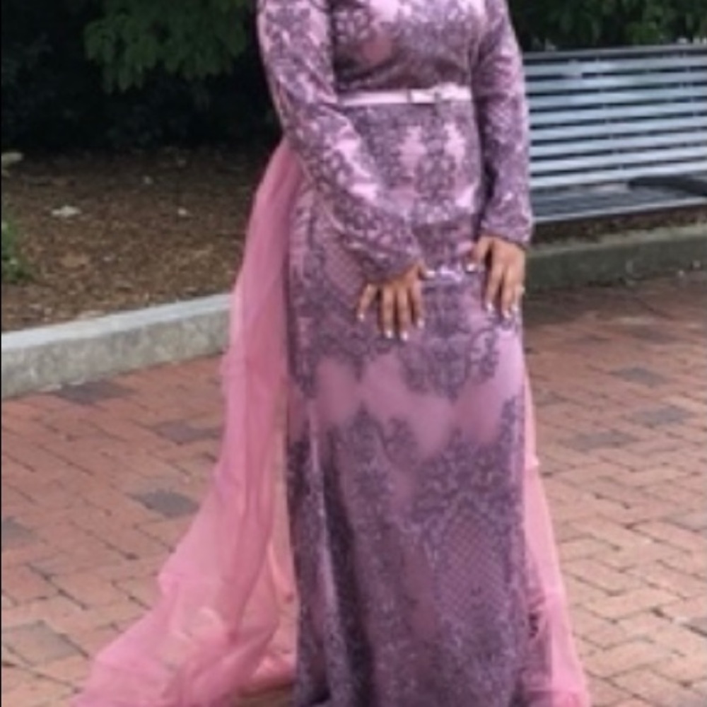 Beautiful dress gown long sleeve